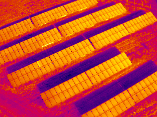 termovize solárních polí Optris PI 640