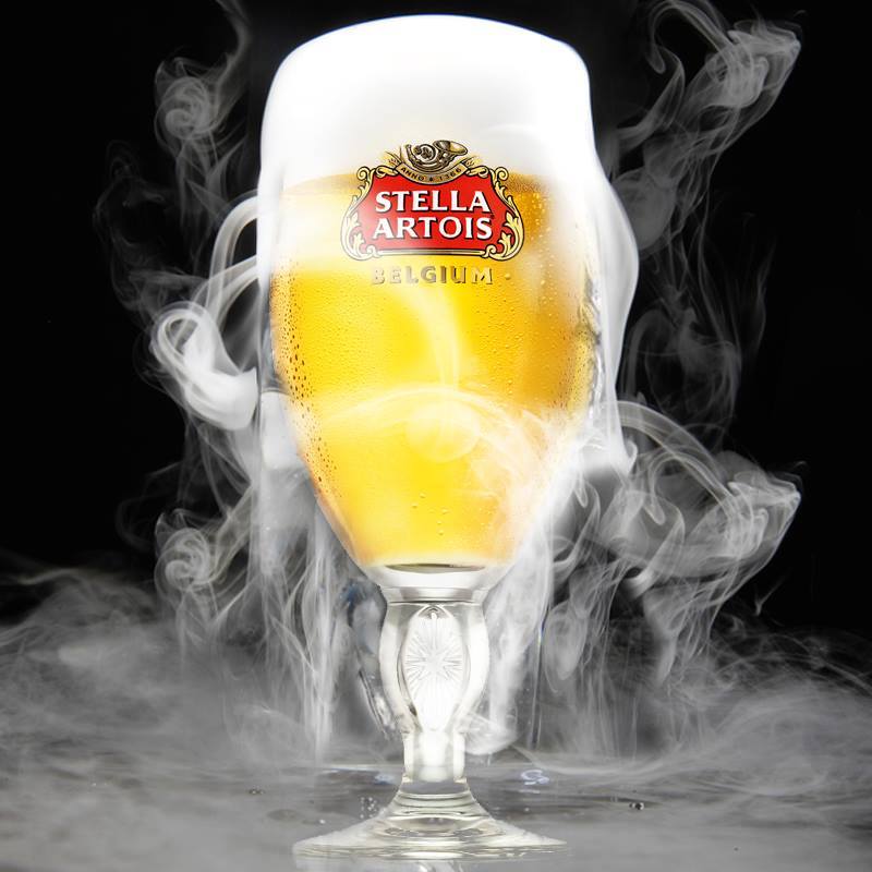 Foto sklenice s pivem Stella Artois