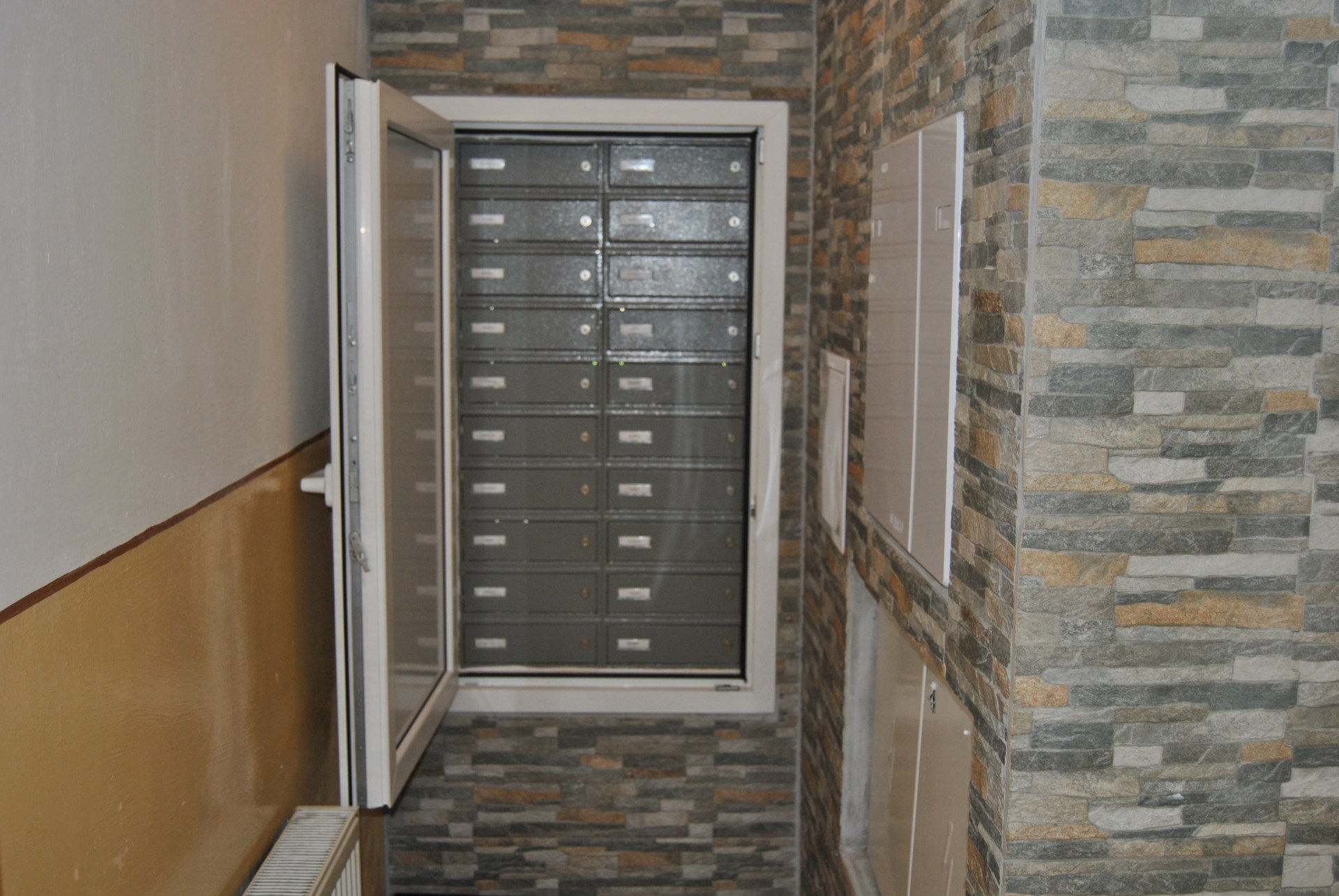 Roman elektro - okna a dveře