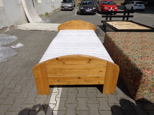 Bazar nábytku U Slávka - postel